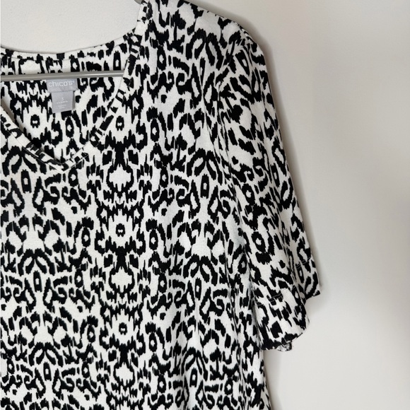 Chico’s Black White Animal Print 100% Pima Cotton V Neck Top Size 3 XL - Picture 6 of 10